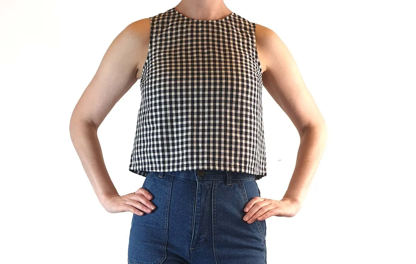 Uniqlo preloved navy and white cropped gingham sleeveless top size XS (best fits size 6)