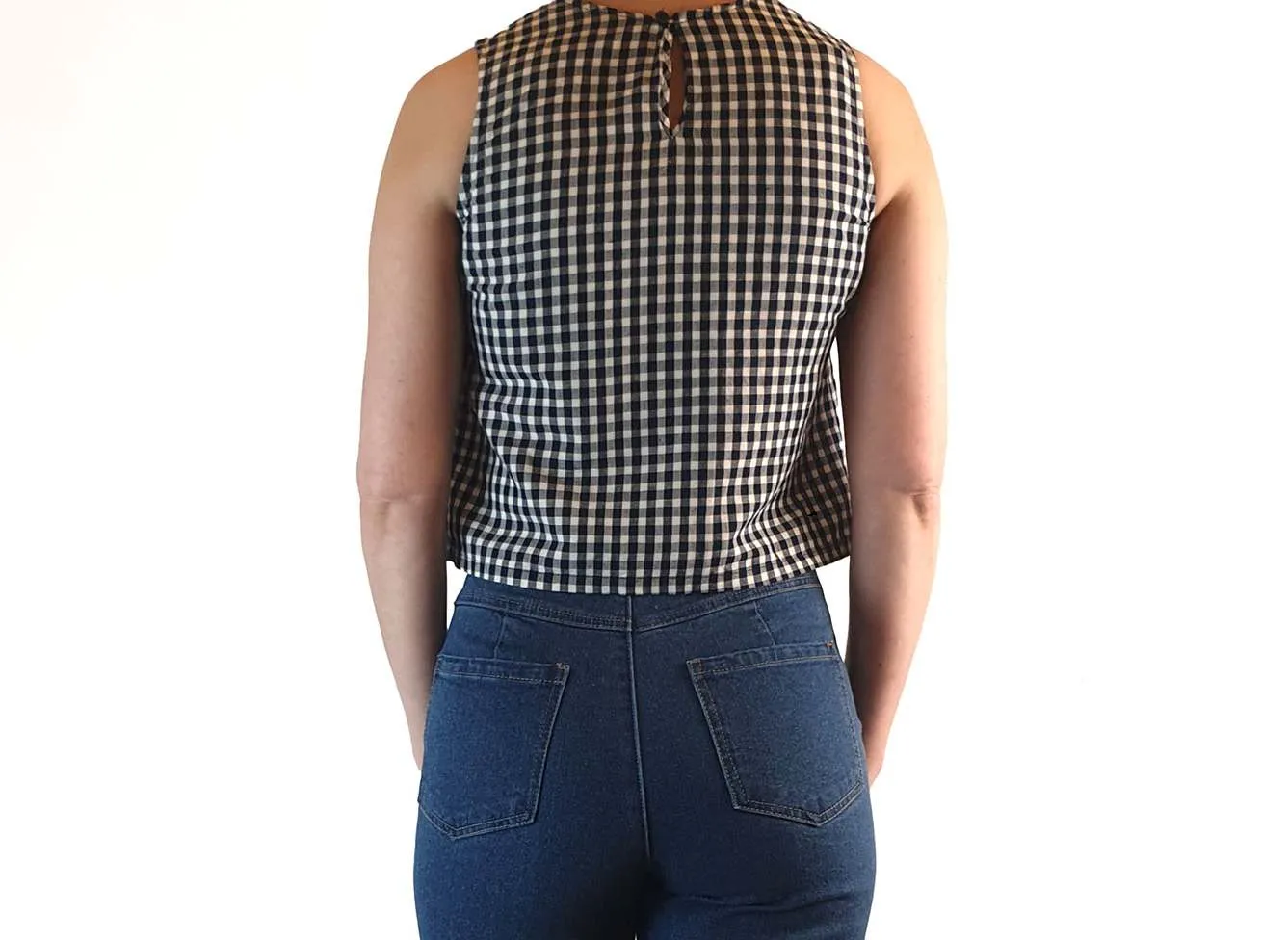 Uniqlo preloved navy and white cropped gingham sleeveless top size XS (best fits size 6)