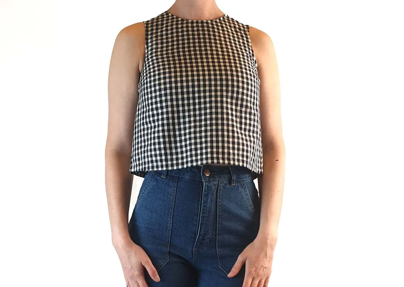 Uniqlo preloved navy and white cropped gingham sleeveless top size XS (best fits size 6)