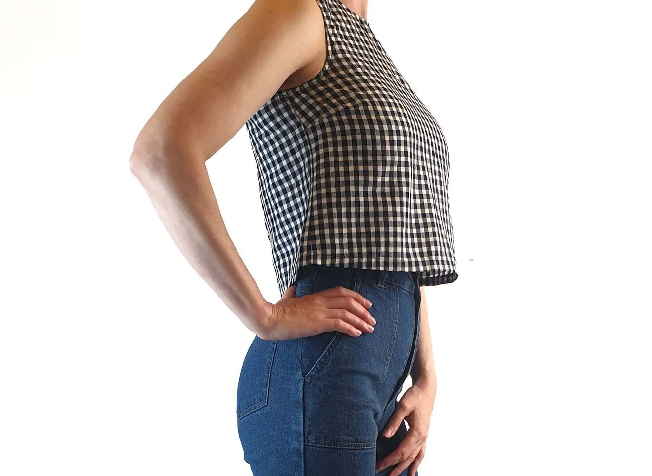 Uniqlo preloved navy and white cropped gingham sleeveless top size XS (best fits size 6)